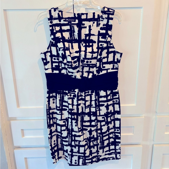 L.N. Studio dress, 12P, black and white print. Cotton and spandex - Picture 1 of 8